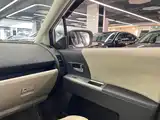 Фото 26 - Mazda Mazda5