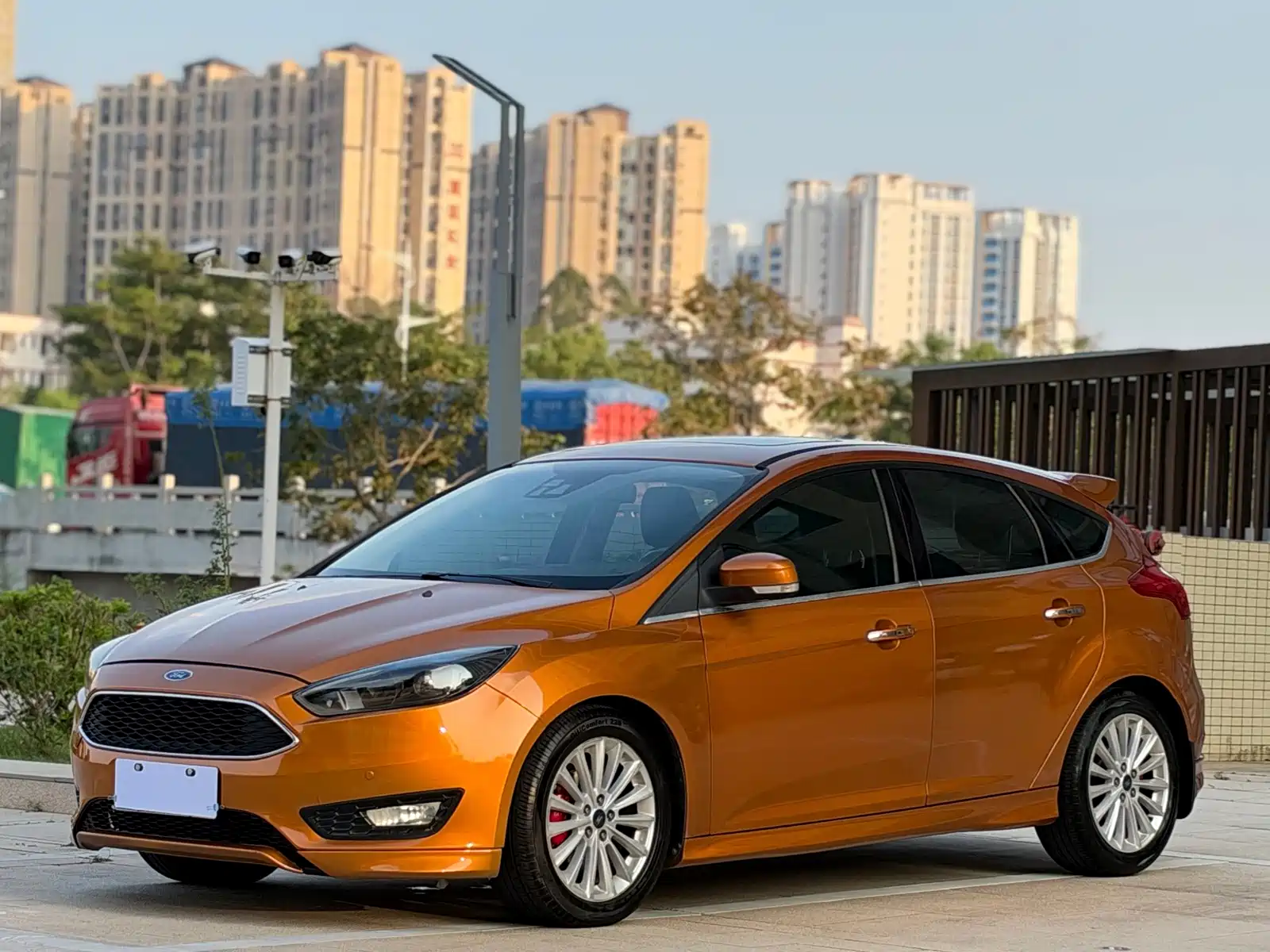 Фото 1 - Ford Focus