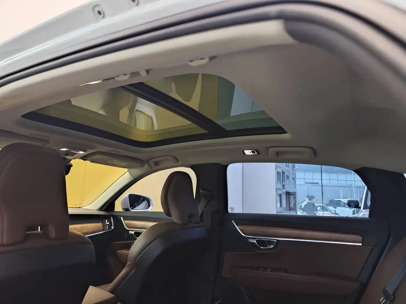 Фото 26 - Volvo S90