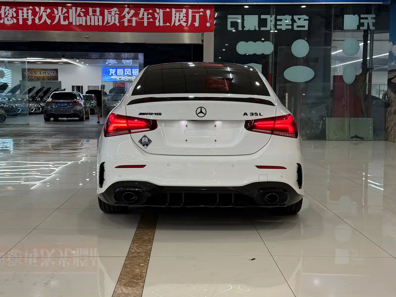Фото 10 - Mercedes-Benz A-Class AMG