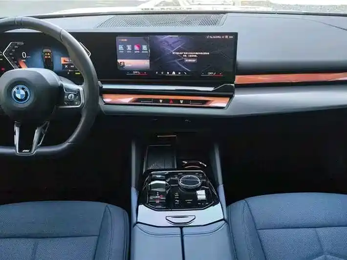 BMW i5 2026 2025 eDrive 40L M Sport Package