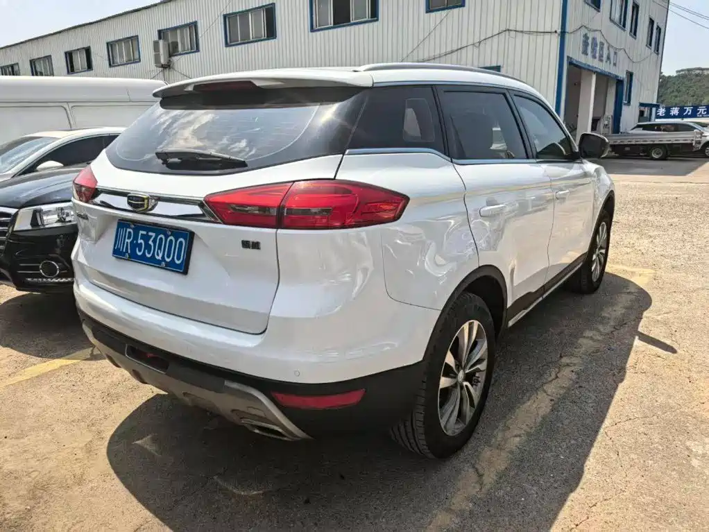 Фото 3 - Geely Boyue