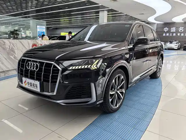 Audi Q7 55 TFSI quattro S line, Спорт