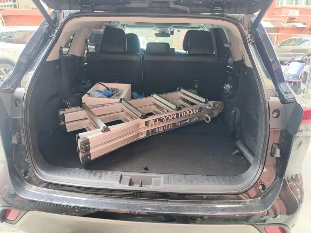 Photo 5 - Toyota Highlander