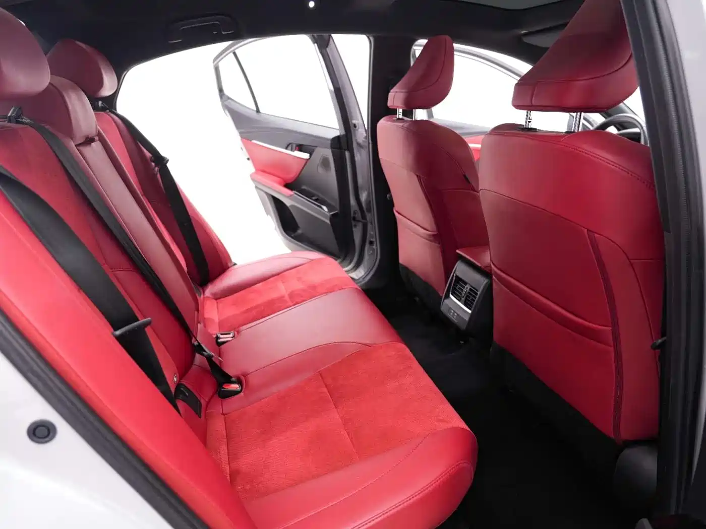 Toyota Camry 2024 Model Dual Hybrid 2.0HXS Sport Plus Edition фото 17