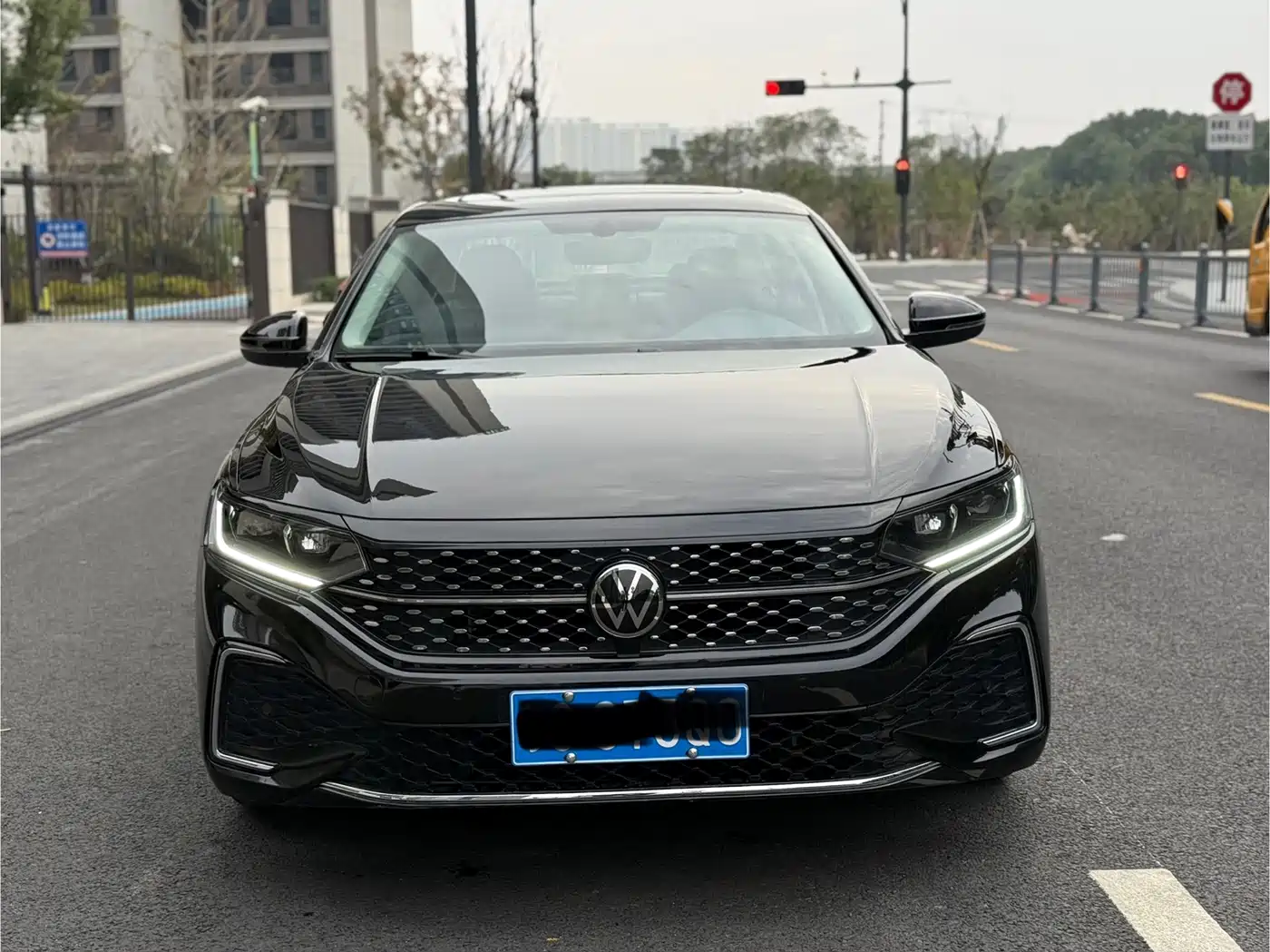 Volkswagen Passat 2024 330TSI Starlight Elite Edition фото 2