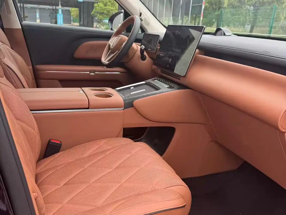 Voyah Auto VOYAH Taisan 2026 Model Base фото 12