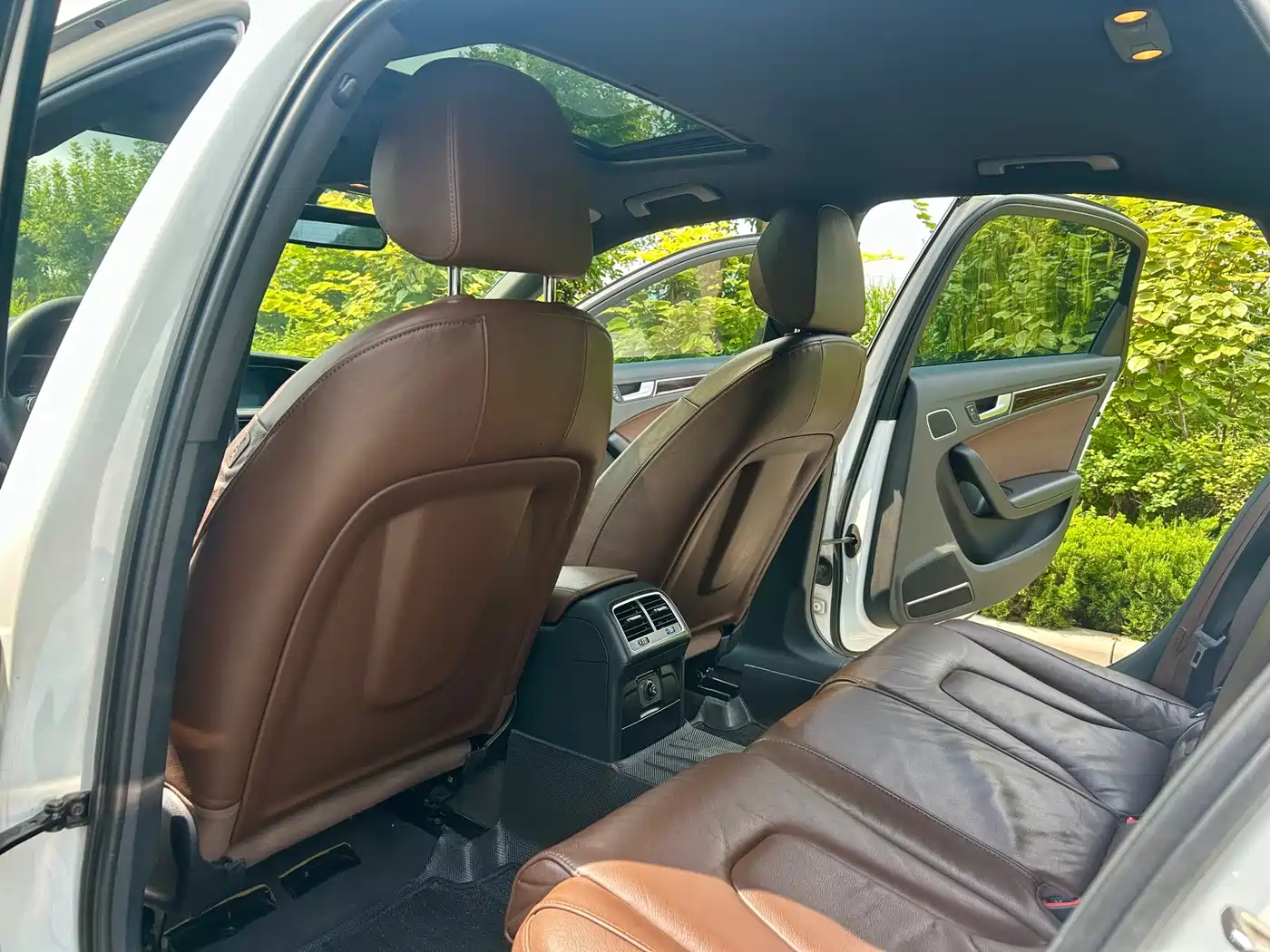 Фото 5 - Audi A4L