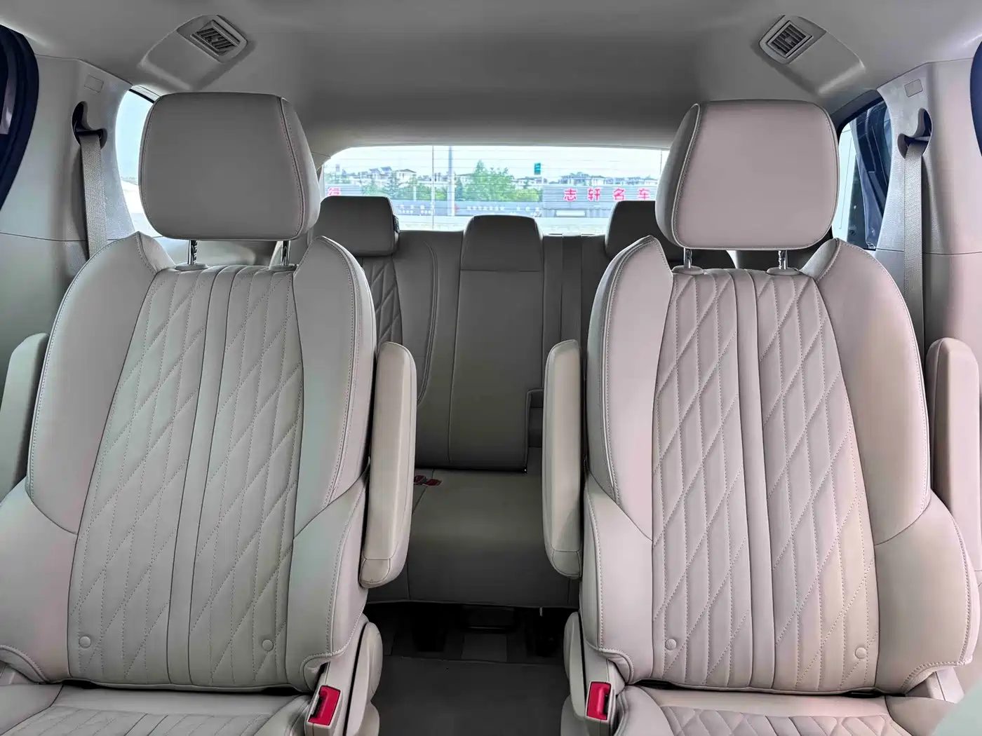 Buick GL8 2025 2023 Land Business Class 652T Luxury