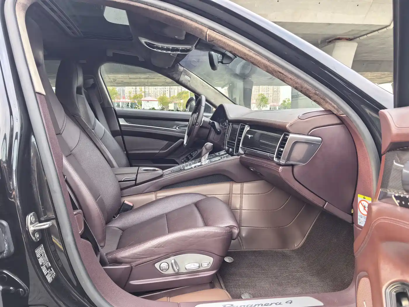 Porsche Panamera 2010 Panamera 4 3.6L фото 10