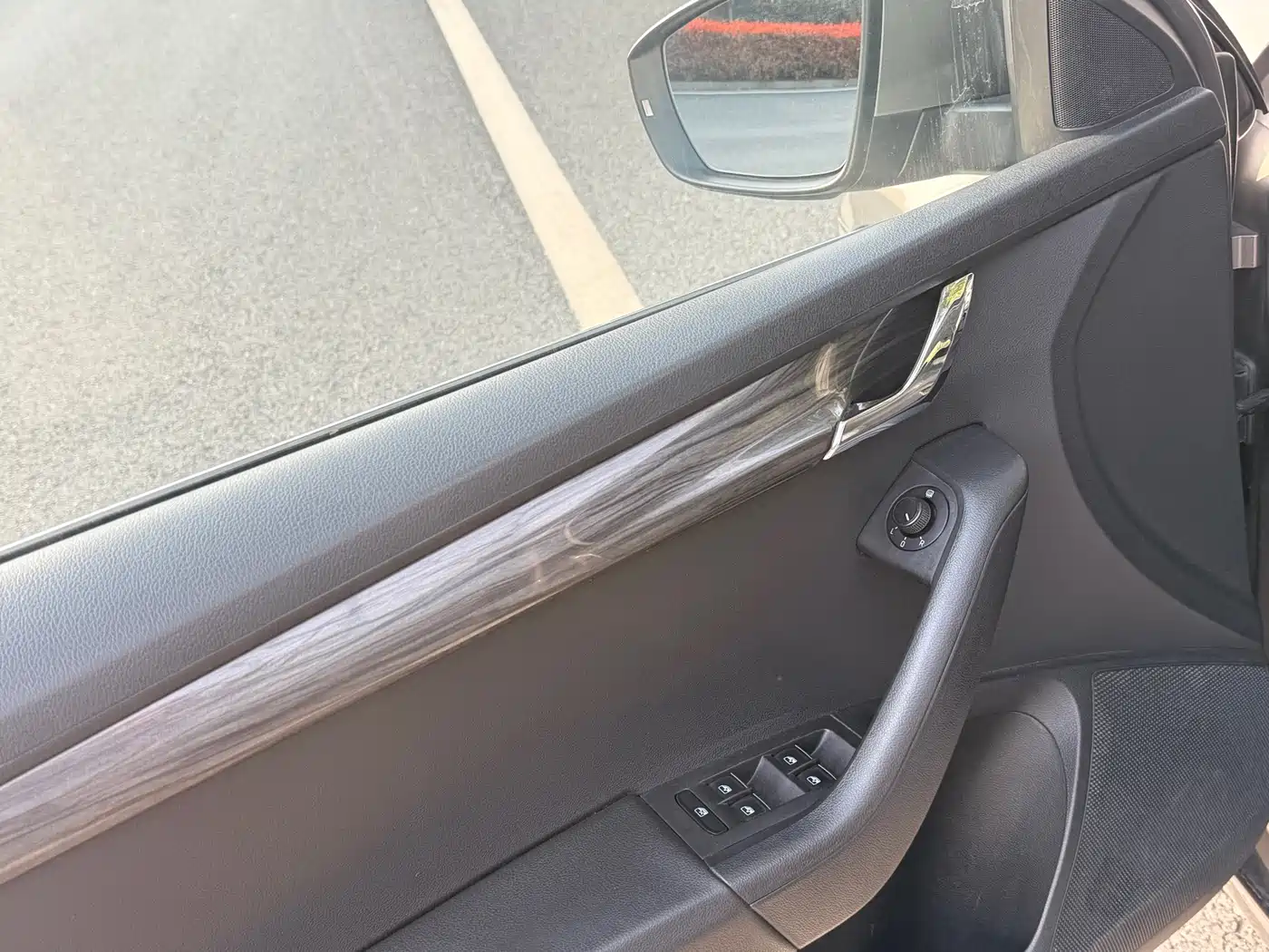 Škoda Octavia 2017 1.6L Manual Smart Edition фото 15