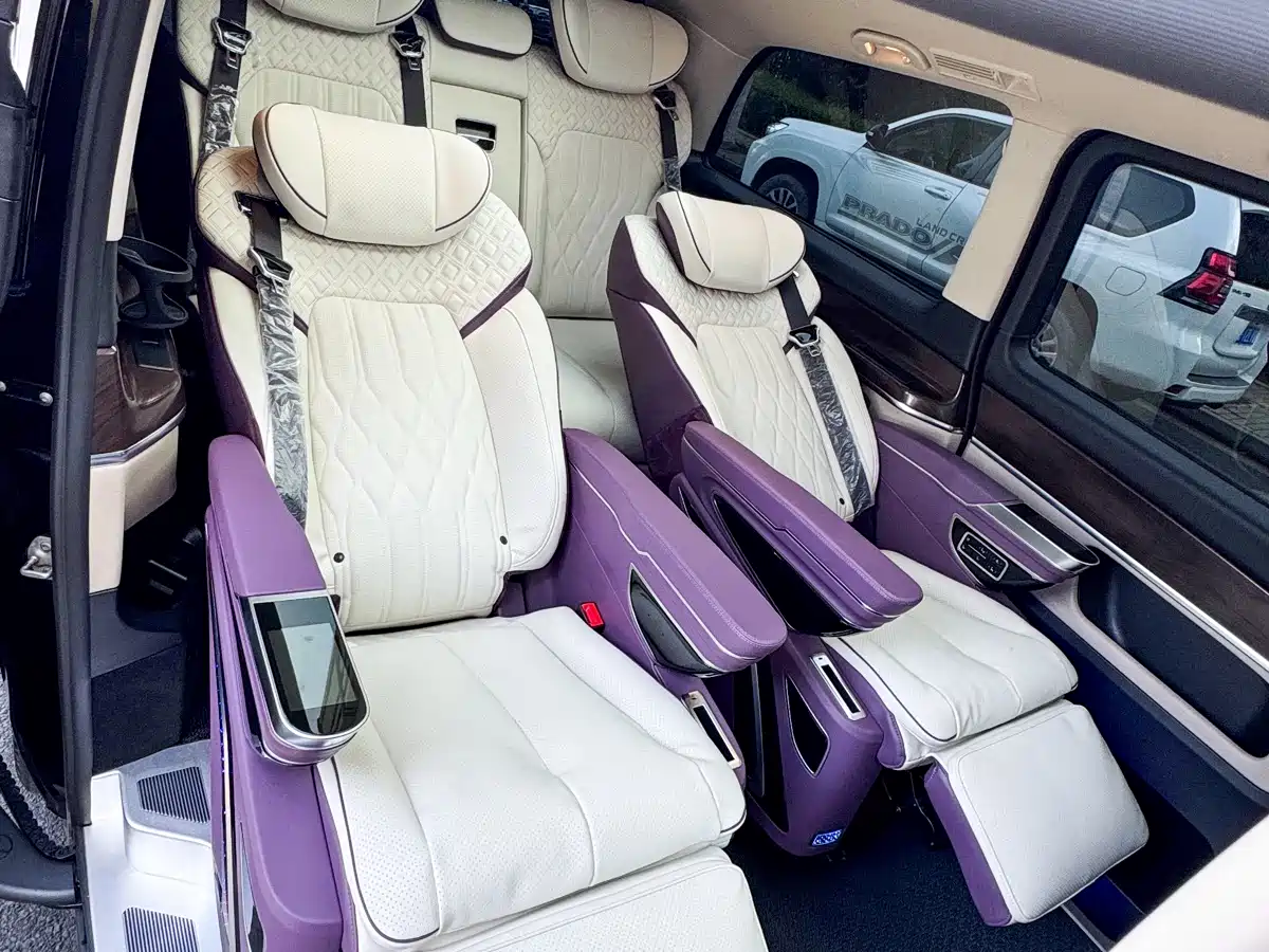 Mercedes-Benz V-Class 2022 V 260 Pilot Edition фото 27
