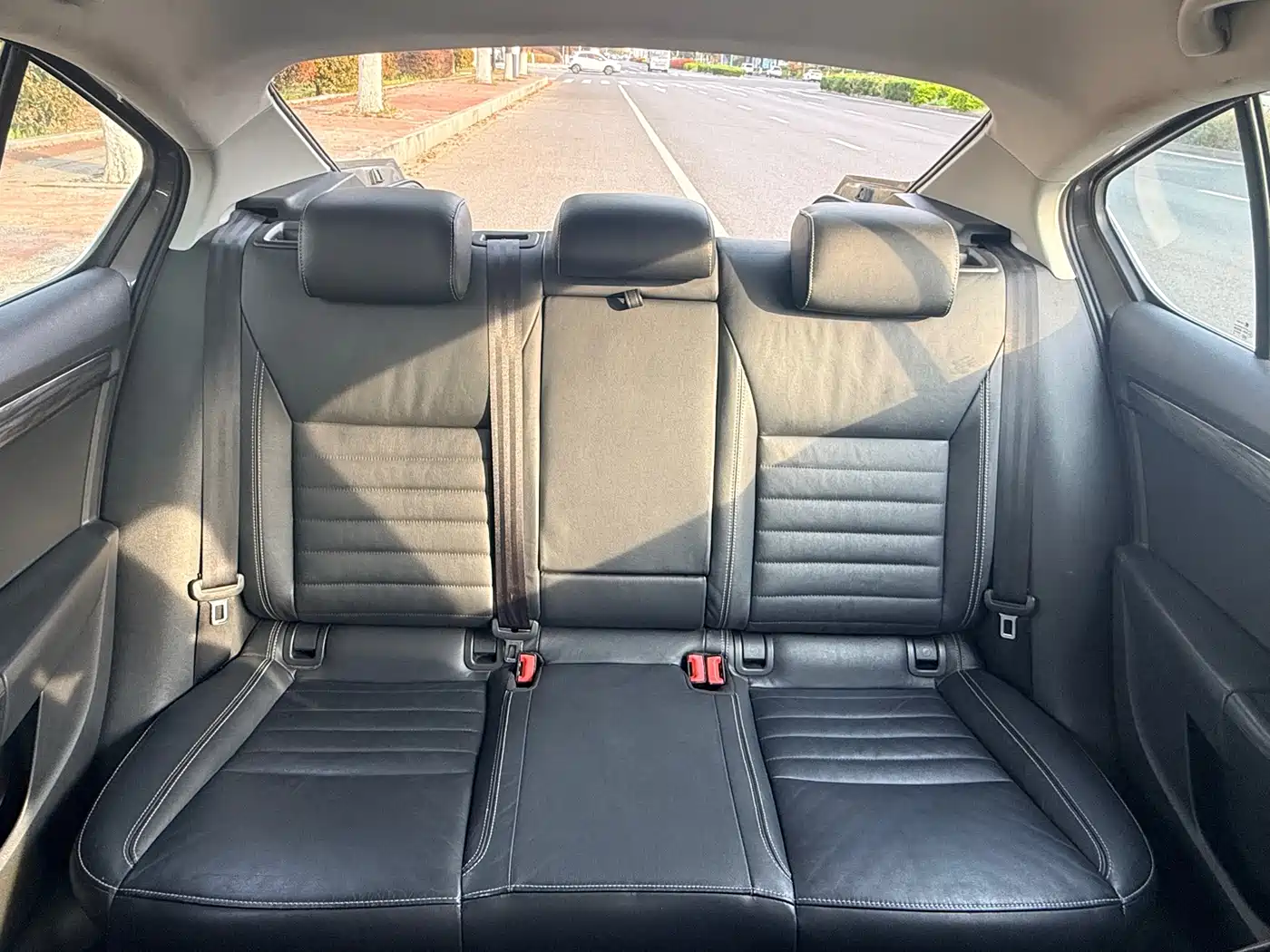 Škoda Octavia 2017 1.6L Manual Smart Edition фото 16