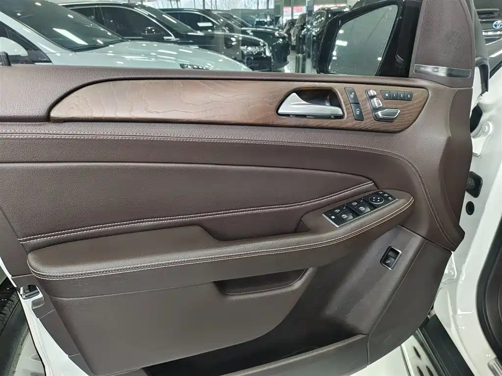 Mercedes-Benz GLE 2019 GLE 400 4MATIC Collector's Edition фото 3