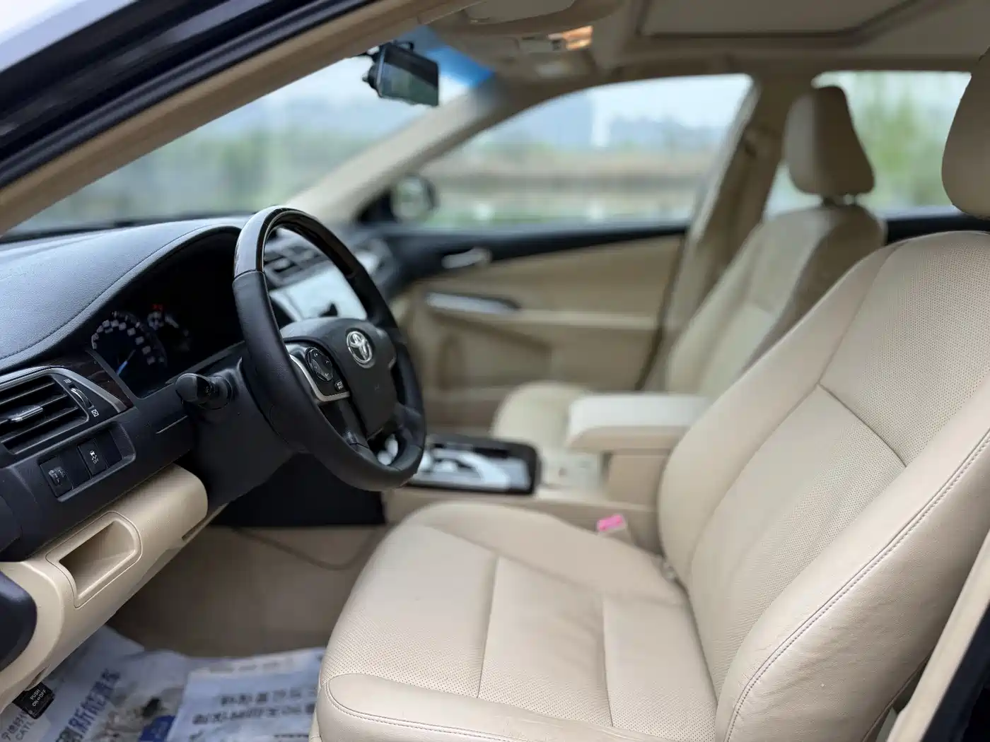 Toyota Camry 2015 2.0G Leading Edition фото 9