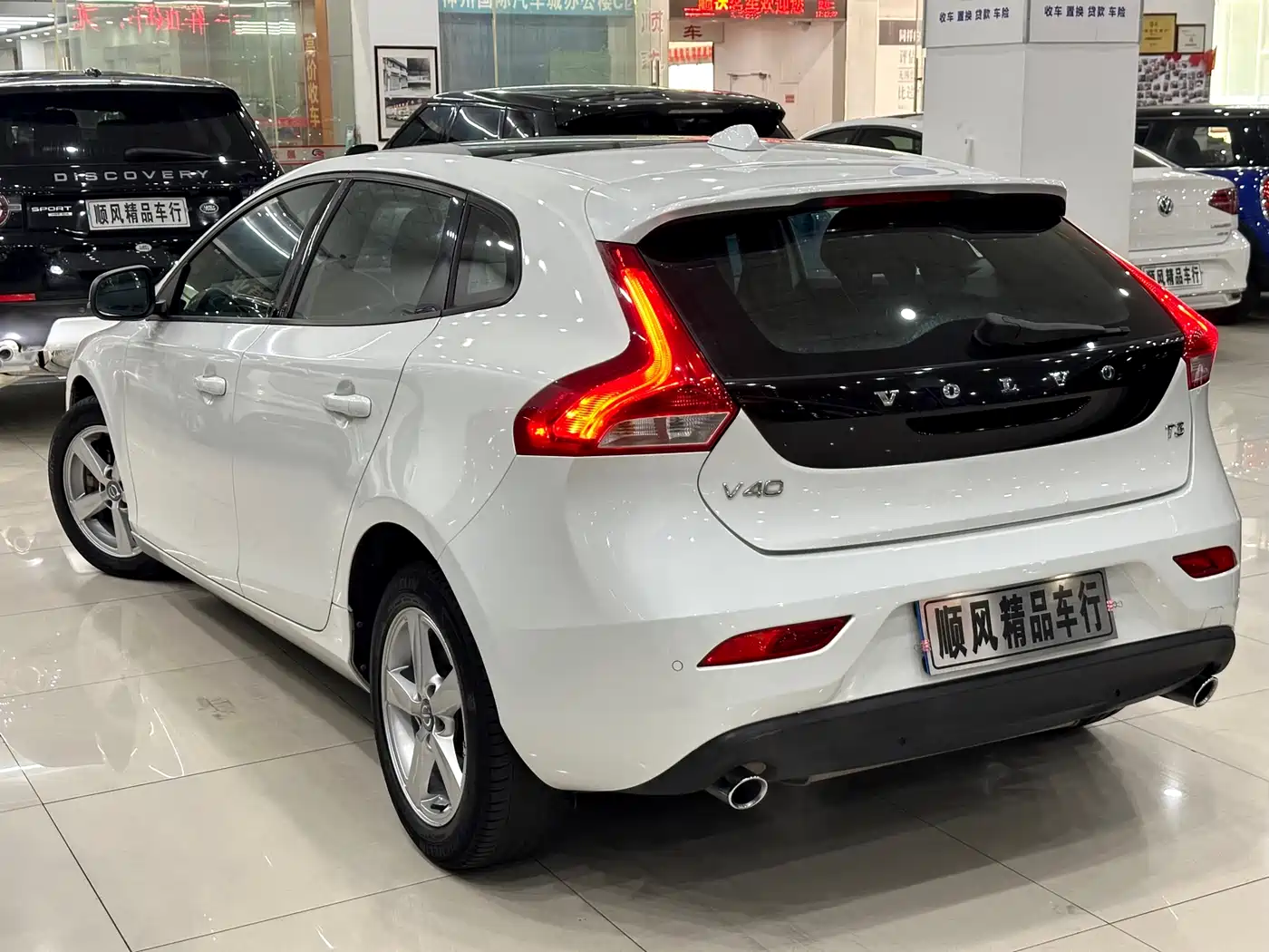 Фото 25 - Volvo V40