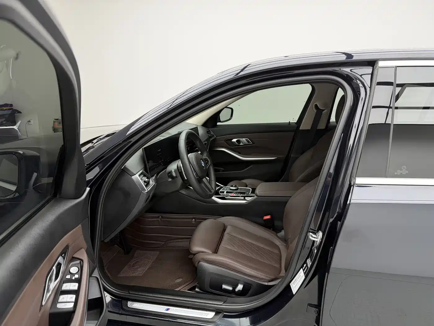 BMW 3 Series 2023 320Li M Sport Package фото 7