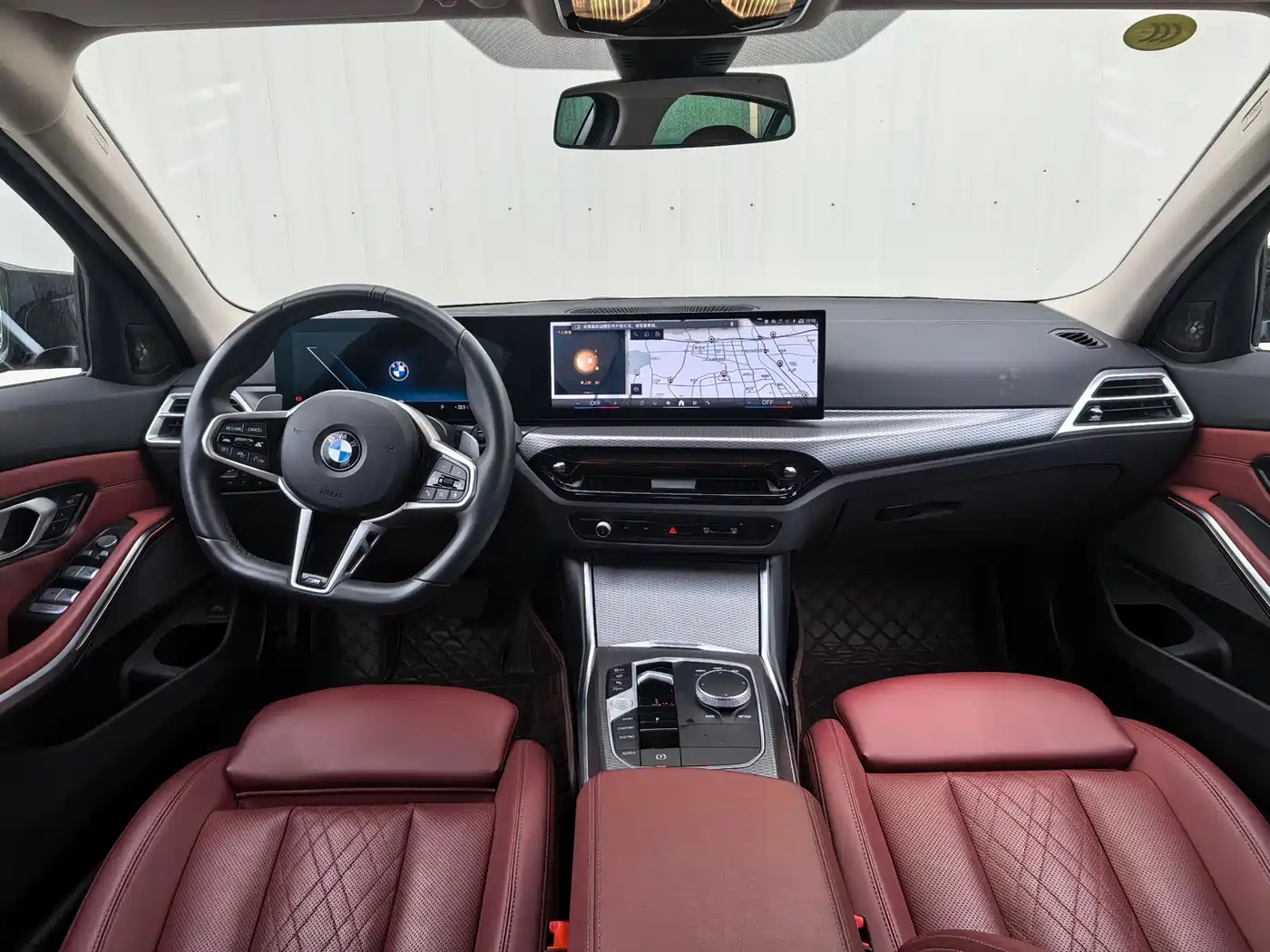 BMW 3 Series 2025 330Li M Sport Night Edition фото 10