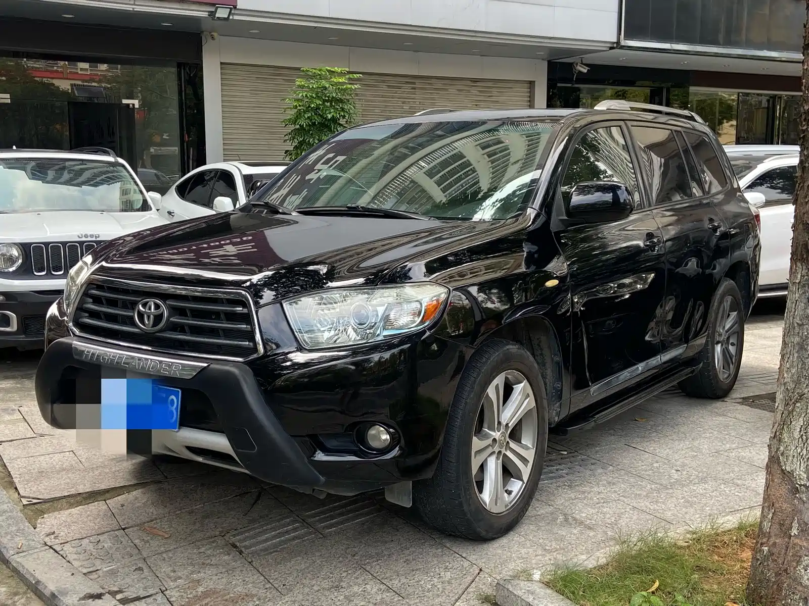Photo 3 - Toyota Highlander
