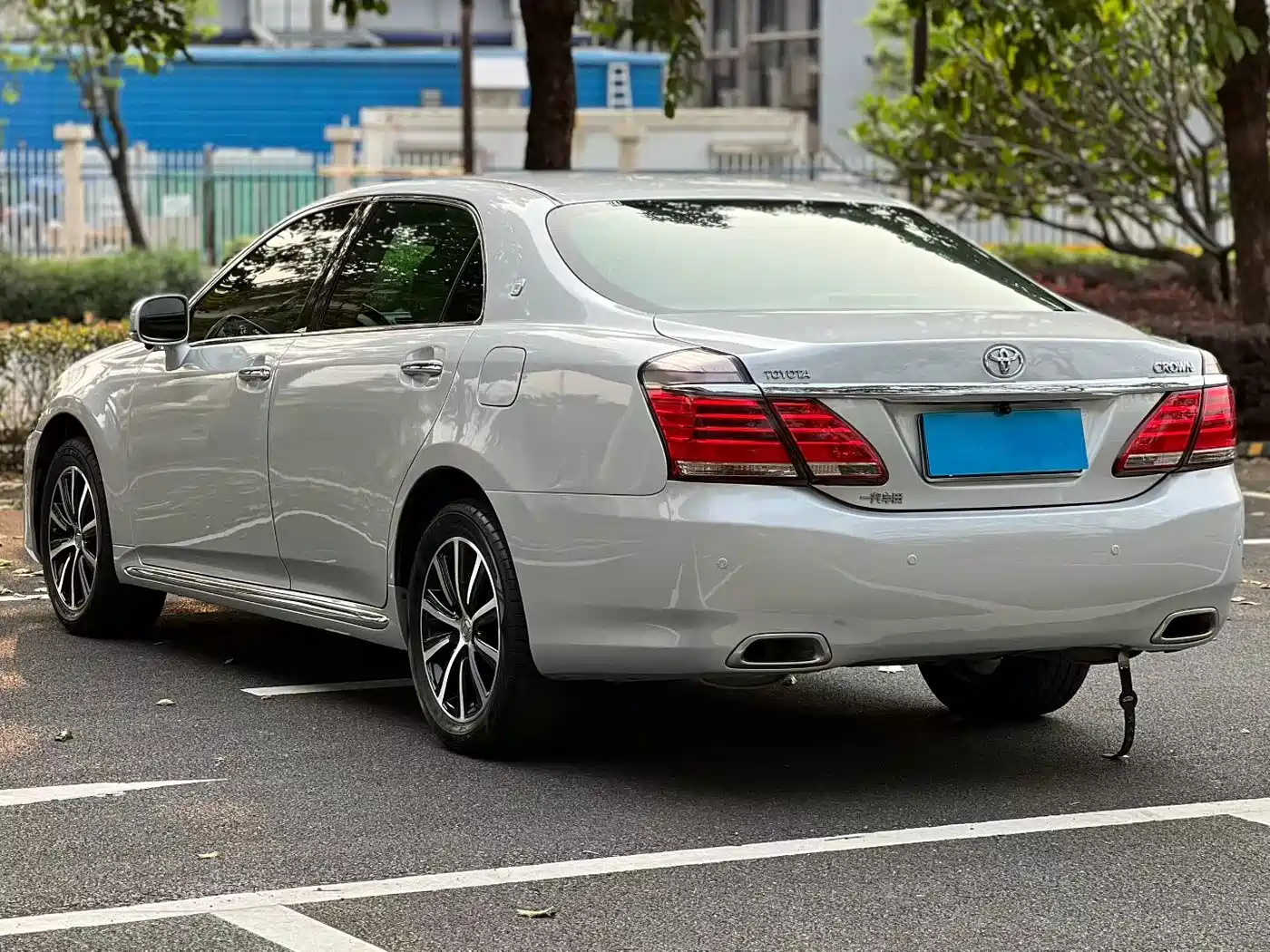 Toyota Crown 2012 2.5L Royal Leather Edition фото 6