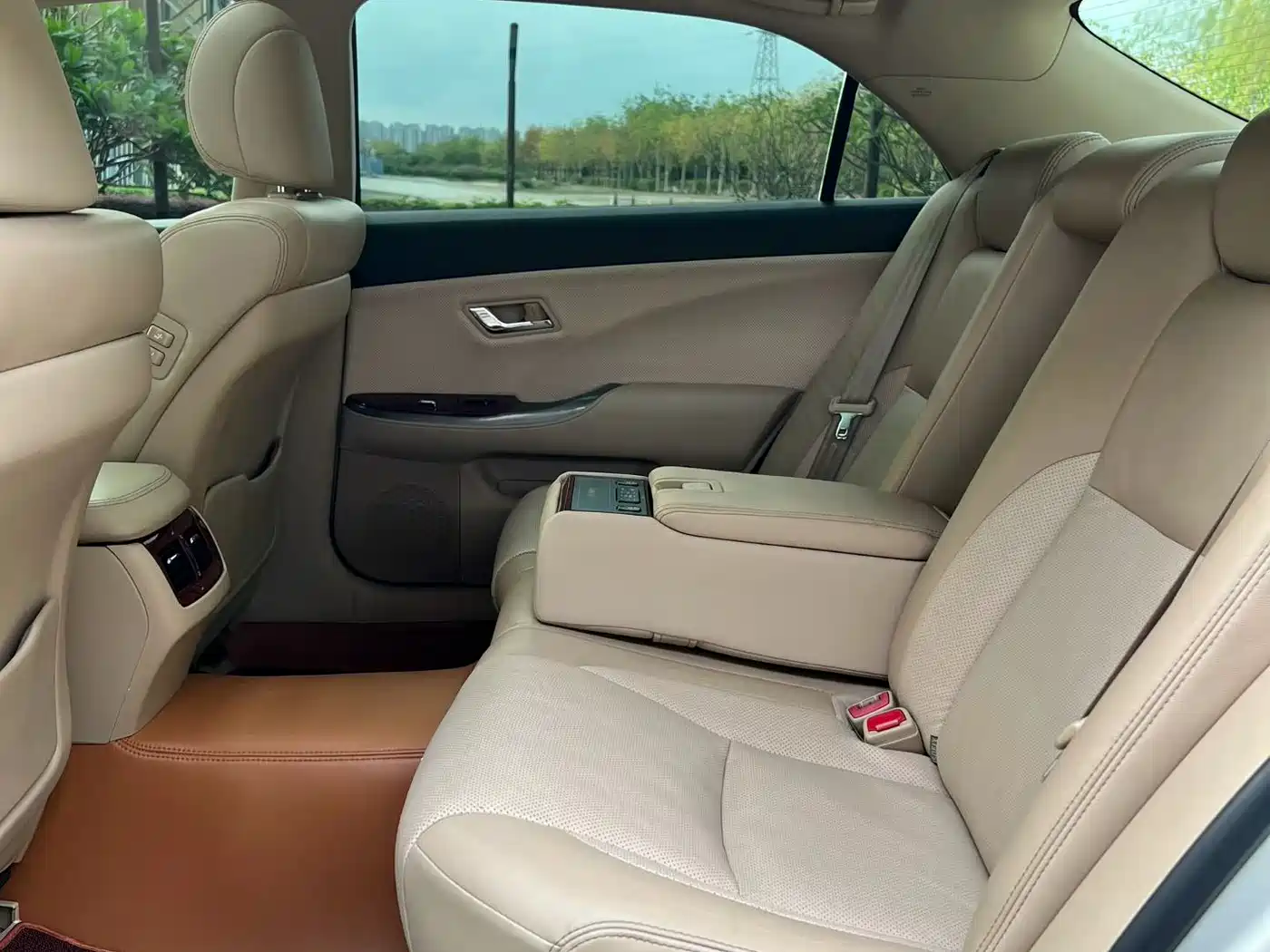 Toyota Crown 2012 2.5L Royal Leather Edition фото 9