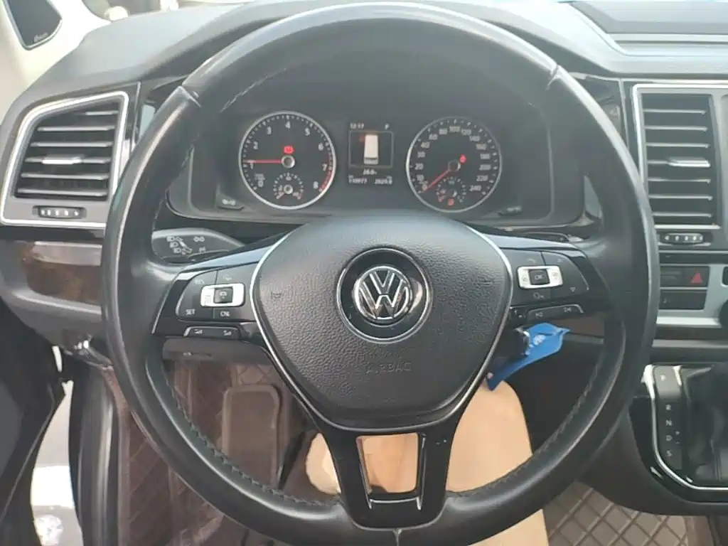 Volkswagen Multivan 2018 2018 2.0TSI 4WD Premium Edition 7-Seater