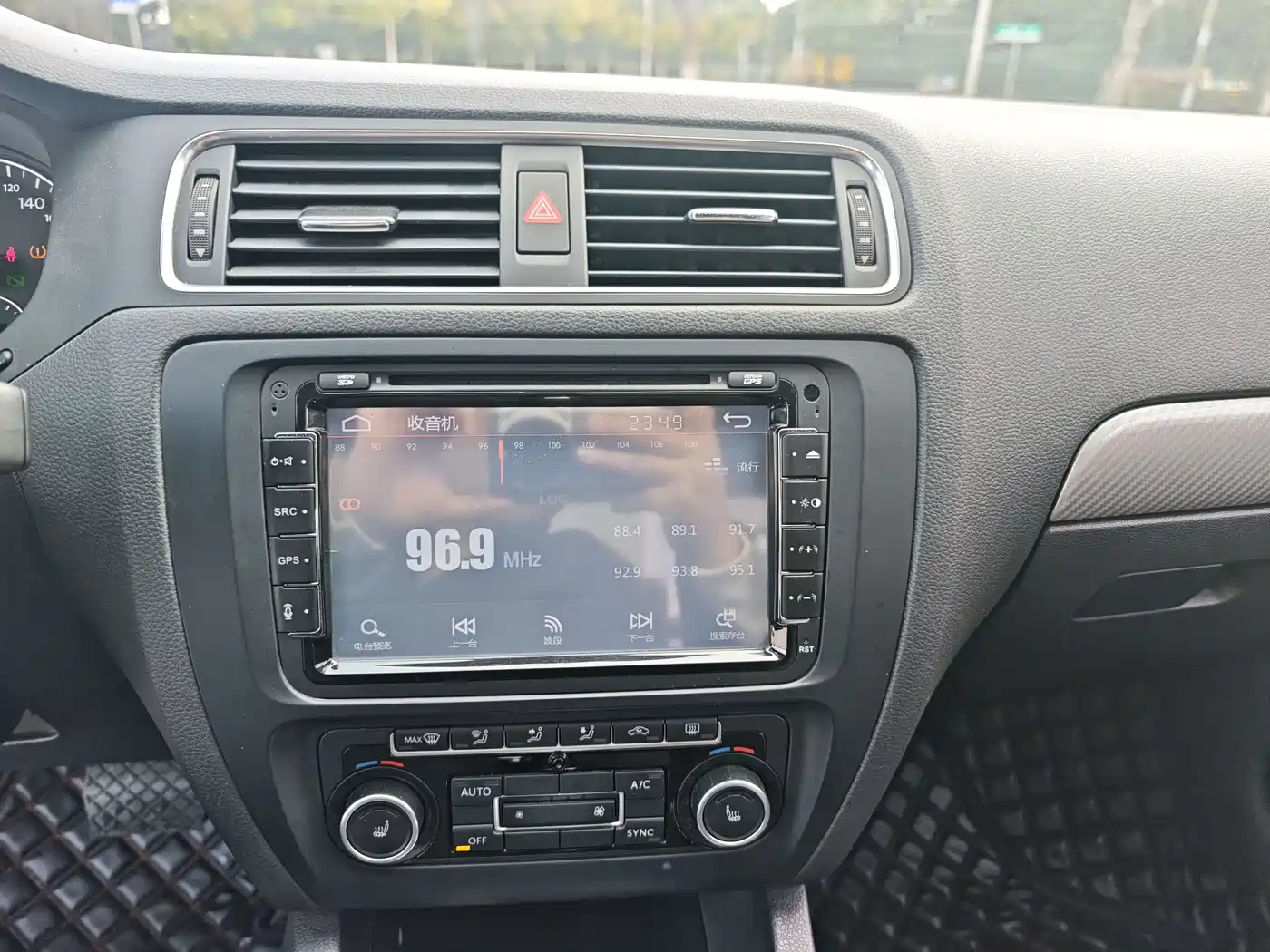 Volkswagen Sagitar 2013 2.0TSI GLI фото 7