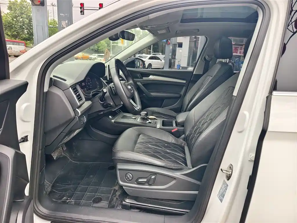 Audi Q5L 2018 45 TFSI Exclusive Fashion (China V) фото 16
