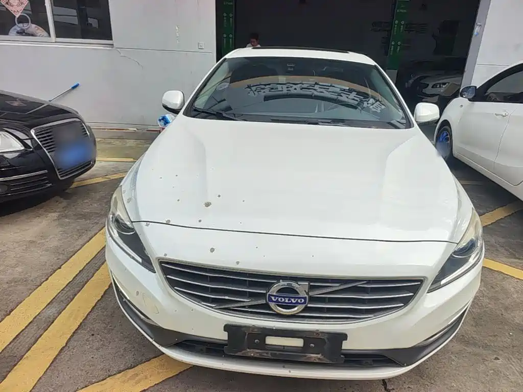 Фото 3 - Volvo S60