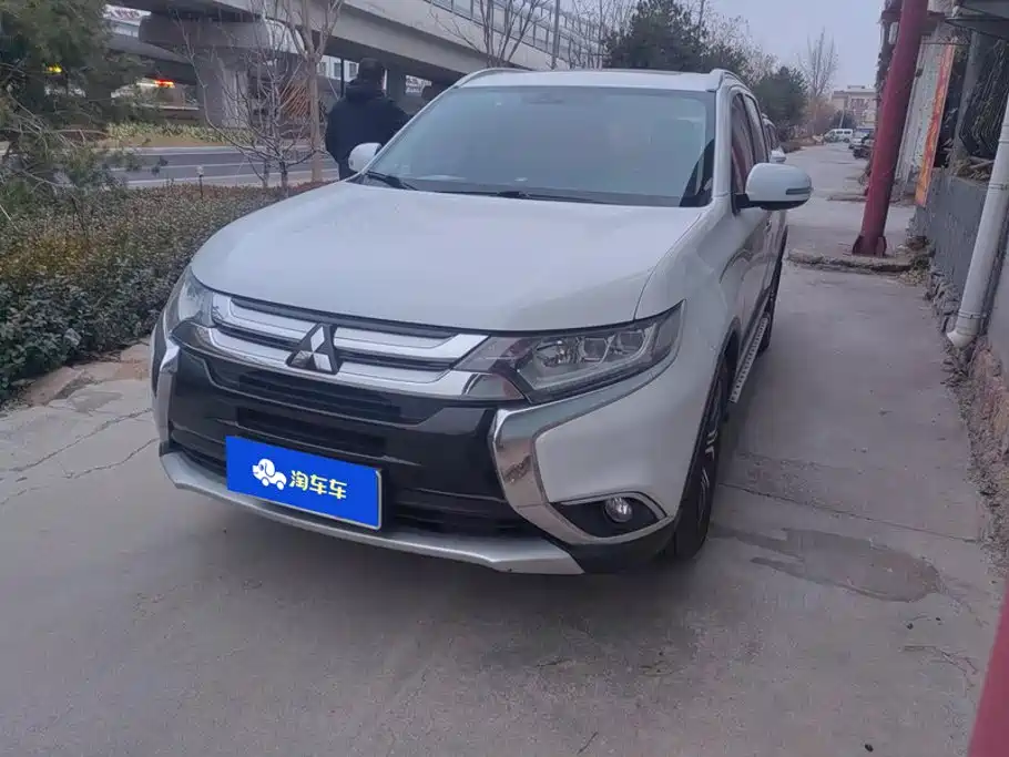 Mitsubishi Outlander 2018 — пригон из Китая