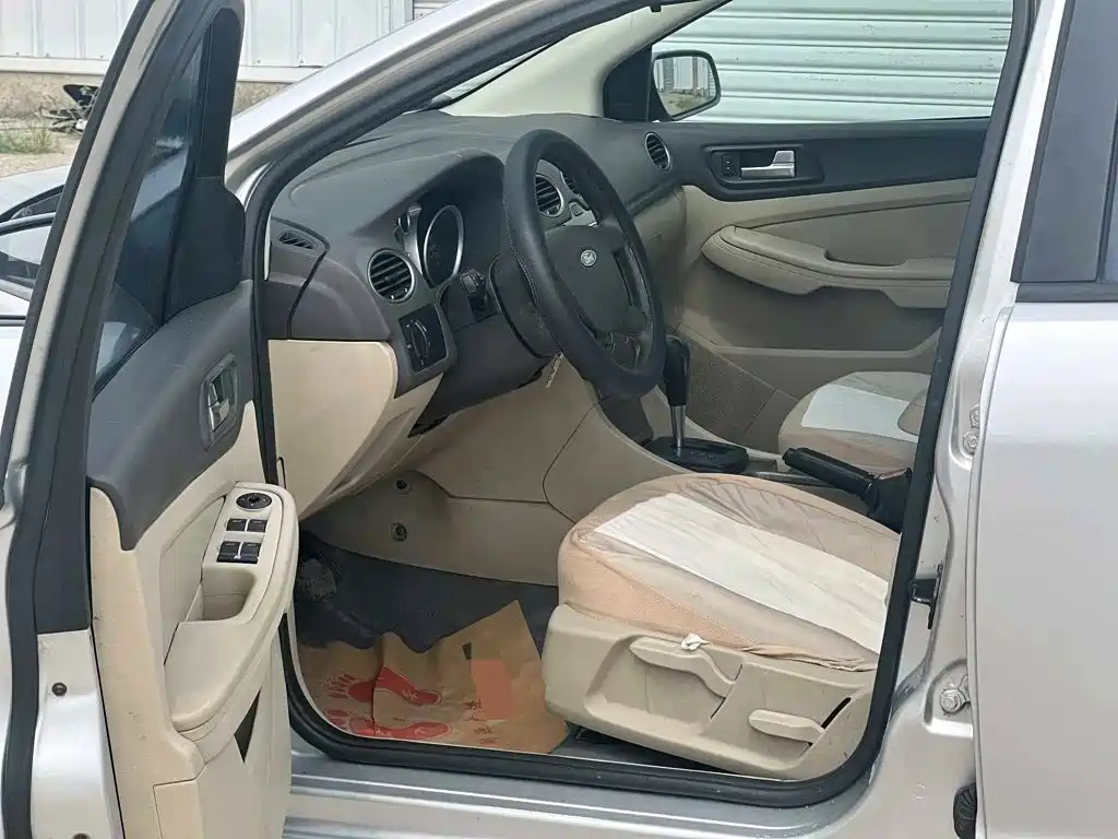 Ford Focus 2011 2011 Hatchback 1.8L Automatic Fashion