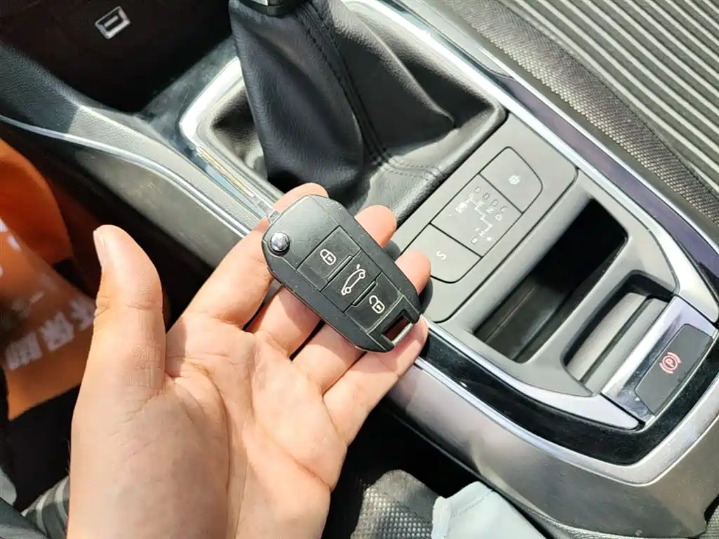 Peugeot 408 2016 1.6T Automatic Luxury Edition фото 9
