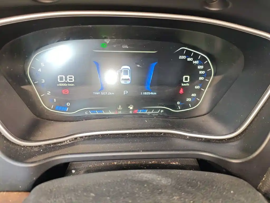 Фото 8 - Geely Emgrand X6
