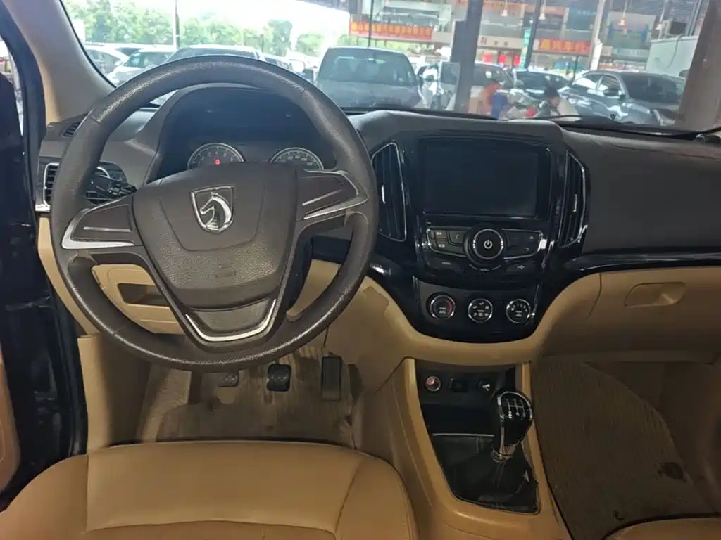 Baojun 730 2014 2014 1.5L Manual Comfort 7-seater