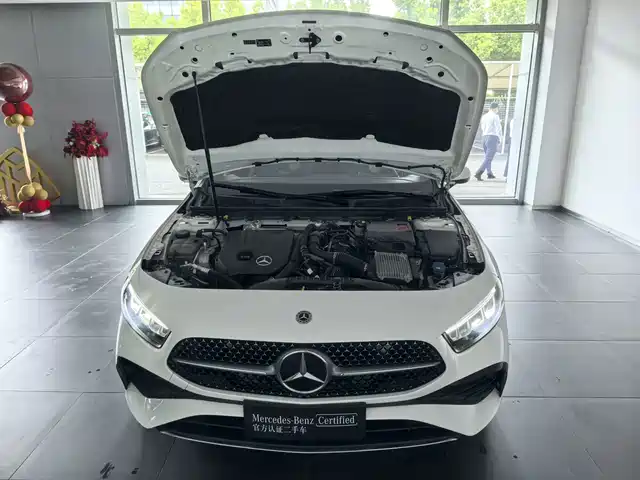 Mercedes-Benz A-Class 2023 A 200 L Fashion — фото 4