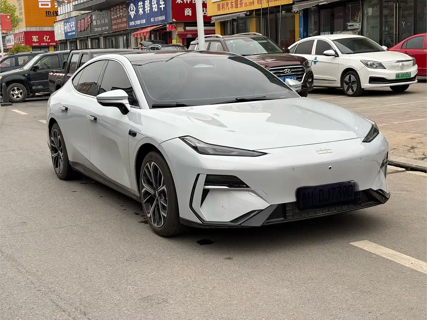 GEELY GALAXY GALAXY E8