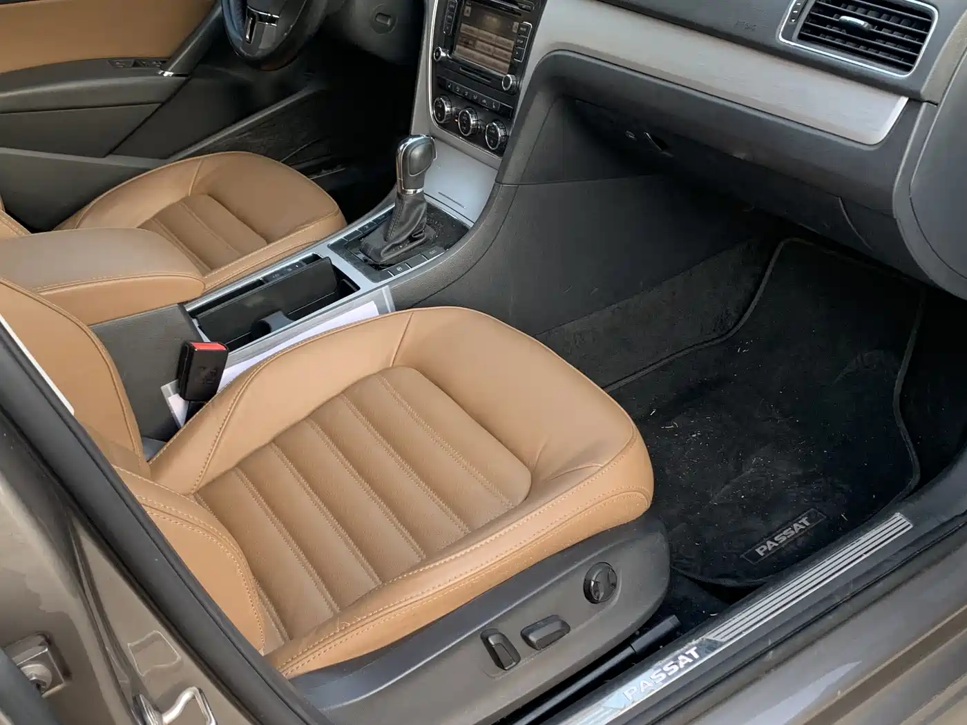 Volkswagen Passat 2014 2.0TSI DSG Executive Edition фото 9