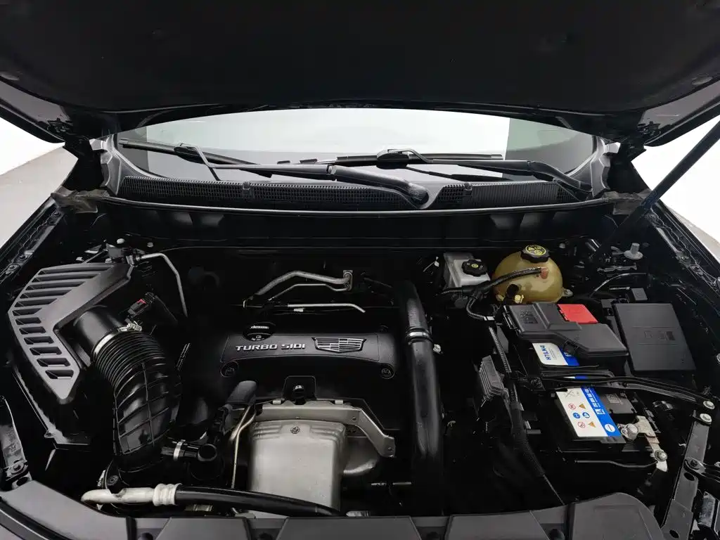 Фото 6 - Cadillac XT5