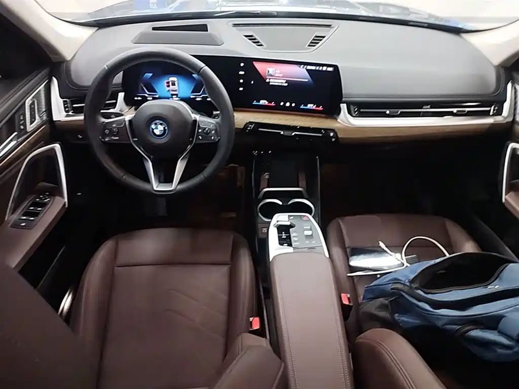 BMW iX1 2023 xDrive30L X Design Package фото 10