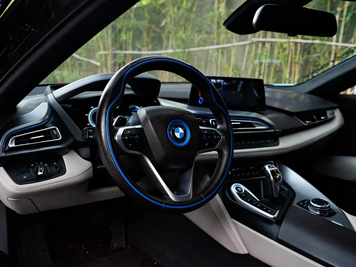 BMW i8 2014 Standard фото 8
