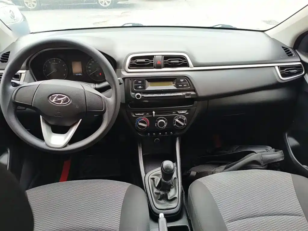 HYUNDAI RENA
