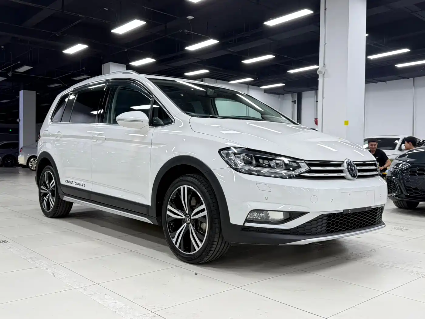 Volkswagen Touran 2022 2022 Touran L 280TSI DSG Frontier Edition 7-seater