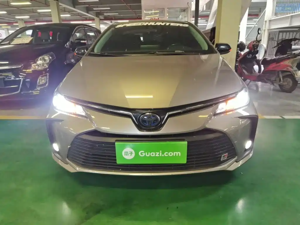 Фото 3 - Toyota Corolla