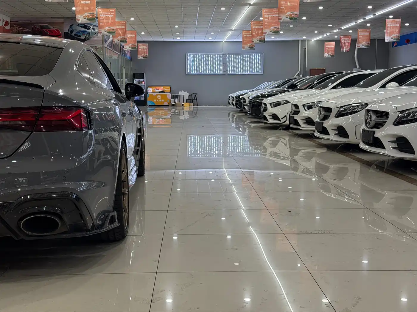 Audi RS 5 2021 2021 RS 5 2.9T Sportback Dark Gold Edition