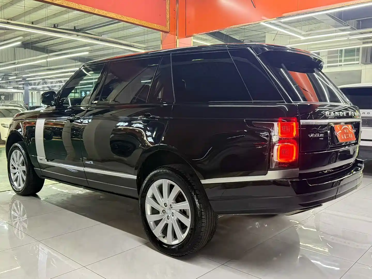 Фото 9 - Land Rover Range Rover