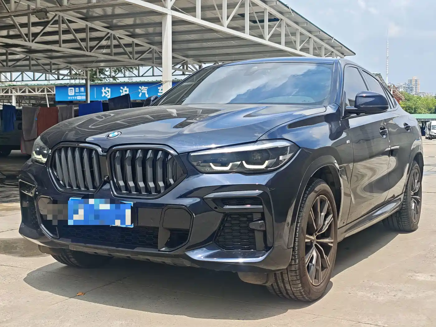 Photo 1 - BMW X6