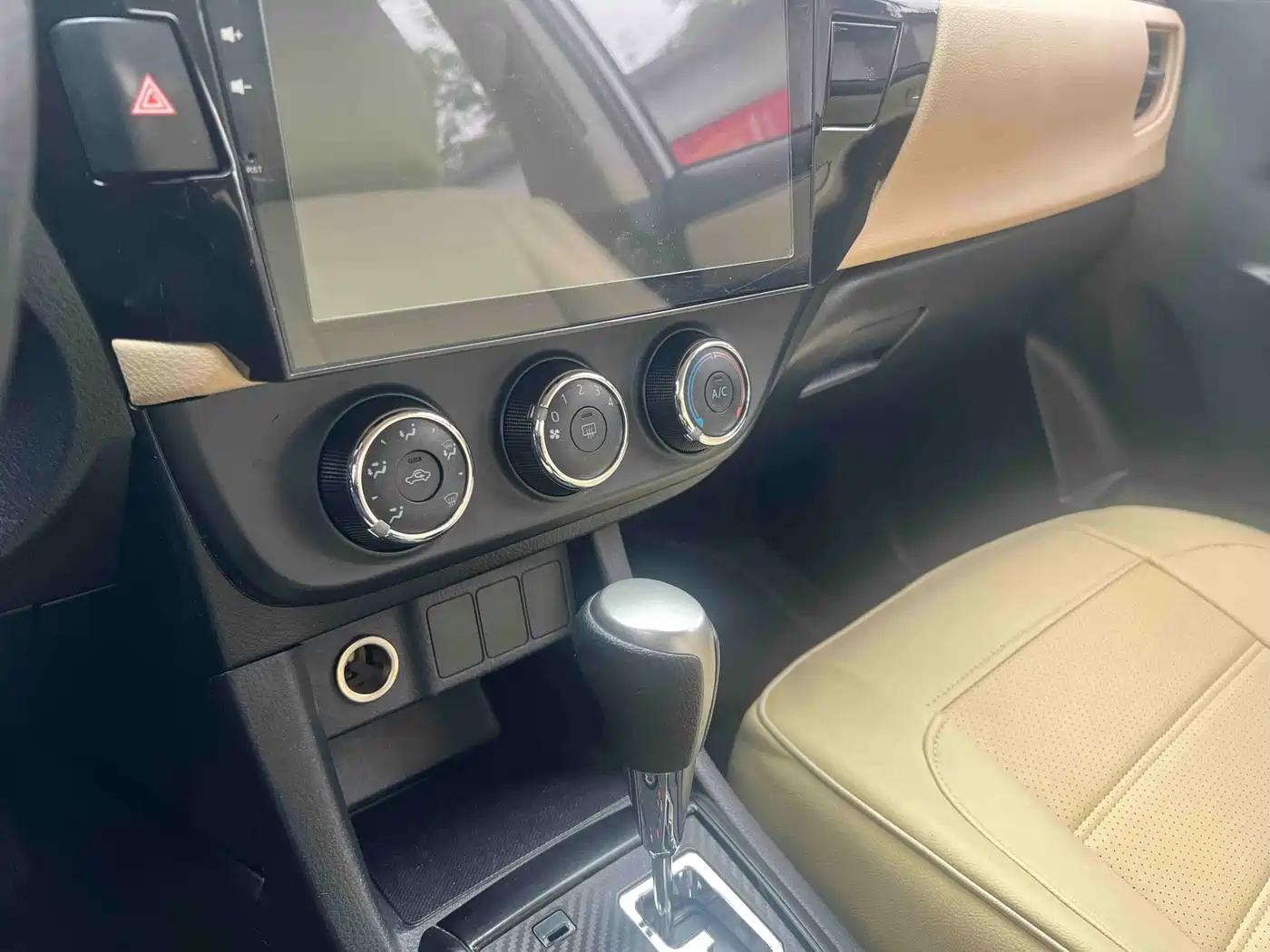 Toyota Levin 2016 1.6G CVT Elite Edition фото 9