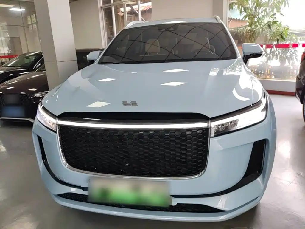 Фото 3 - Li Auto Li ONE