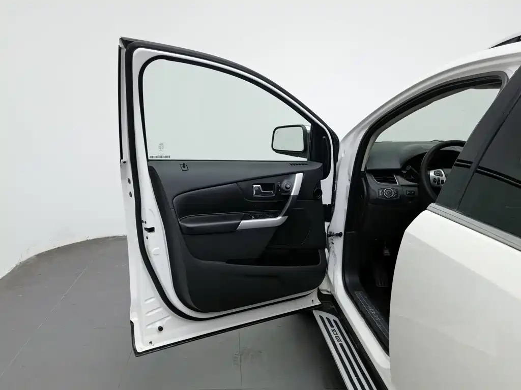 Ford Edge (Import) 2015 2012 2.0T Prestige