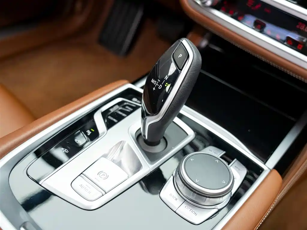 BMW 7 Series 2019 Facelift 750Li xDrive V8 Luxury Package фото 19